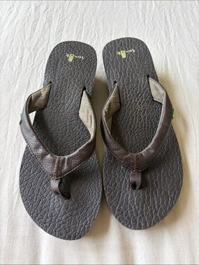 Sanuk Brown Leather Wedge Thong Sandals
